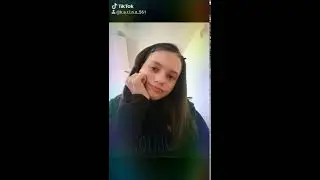 Наша маленькая фотосессии на уроке за первый партой 🌹❤️