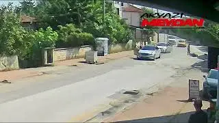 Yağcılar Caddesinde Motosikletli Böyle Düştü