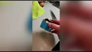 Жена открыла консерву, муж в шоке