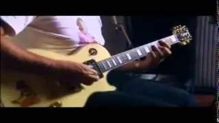 Steve Jones plays Anarchy in the UK