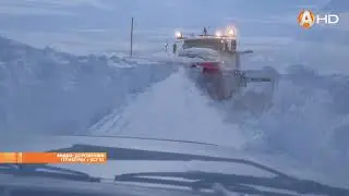 По снежному туннелю пробираемся в Териберку