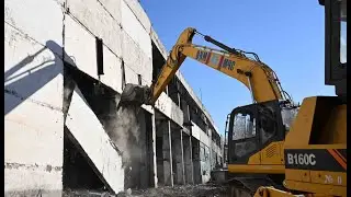 Акылбеку Жапарову показали, как сносят тюрьмы в Жалал-Абаде
