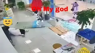 Funny Moment - Funny Videos - Stupid human accidents Short