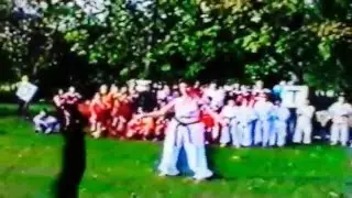 Праздник в 1997 г . День города Москвы . Показательные выступления Киокушинкай каратэ .