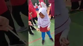 Lomba memidahkan karet - 2B