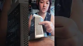 Делаю панировочные сухари и нарезаю сыр на терке