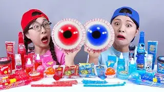 Красный VS Голубая десертная еда Вызов ДОНА DONA