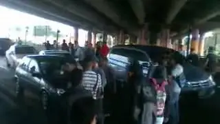 Cetis 54 T/V cerrando avenida central por imposicion del uniforme (video2)