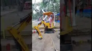 Yunus Emre kepçe kullanıyor / Excavator Toys For Kids