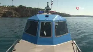 Deniz polisi dünyaca ünlü sahil ve koyları tek dolaşıp maske ve sosyal mesafeyi denetledi