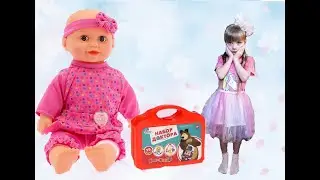 Как Лера лечит куклу. Аптечный набор Маша и Медведь.Treating the doll