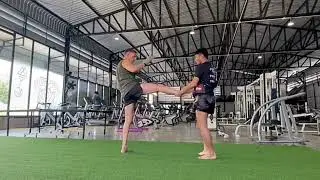 Muay Thai Teep + catch + defend (2 ways)