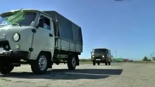 УАЗики разлетаются, вернее разъезжаются, по сельским "конюшням"