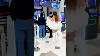 Damn, why am I not his type? The dude took PRANK seriously 😏LA ELVÍRA 