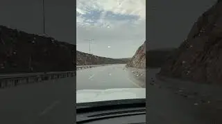 Beginning of Heavy Rain in Oman #oman #muscat #omanflood #omannews #omanweather #flooding