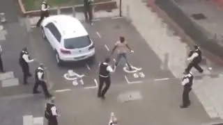 Сколько нужно британских полицейских, чтобы арестовать одного негра?
