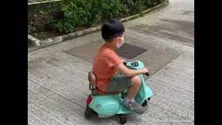 Mini Vespa Gts Scooter Electric Ride On - Light Blue|  Gareth plays review