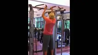 Анатолий Тимощук. Тренировка. Подтягивание