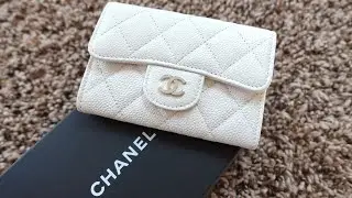 CHANEL CARD HOLDER 20B WHITE