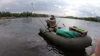 Попали на ЖОР тайменя и ленка/Тыва 2019/Поклёвка призового тайменя (2 серия)