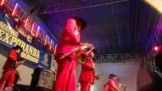 BANDA VAQUEROS MUSICAL - CARICIAS BARATAS (EN VIVO)