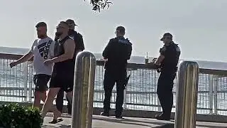 POLICE CHILLAXING//