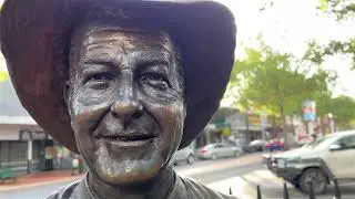BRONZE STATUE of SLIM DUSTY and JOY MCKEAN in TAMWORTH'S BEAUTIFUL PEEL STREET//