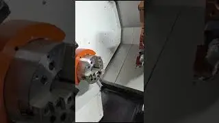 Работа токарного станка EverX50H