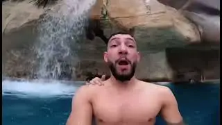 big brother take his little brother to shoulder (shoulder ride carry) #shoulderbag #carrybag #bigup