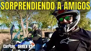 Sorprendiendo a amigos.