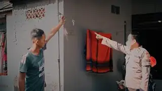 Teenage girls steal clothesline