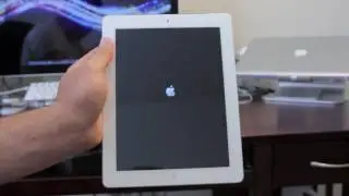 iPad 2 Unboxing and First Boot Up