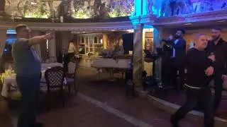 Ресторан Азербайджан. Великолепное исполнение песни М. Магомаева " О море, море"
