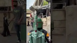 LOGAN FETT MEETS KYLO REN IN #galaxysedge @Disneyland @DisneyParks #batuu #disney