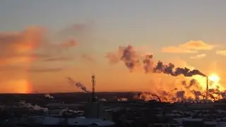 Солнечное гало и красивый закат
