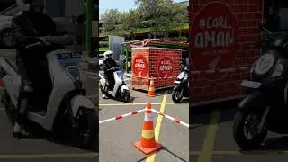 Cewe ketika berada di perempatan