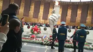 Влад. Смена почётного караула. Волгоград. Зал Воинской Славы
