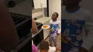 KIDS GET AROUND THEIR GRANDMA AND ACT LIKE THEY HAVENT ATE ALL DAY😂🍽️