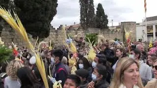 Volteo de ramos en la plaza del monasterio