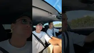 У меня два ремня безопасности для этой песни)