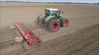Fendt 936 Vario + Väderstad Rexius 820