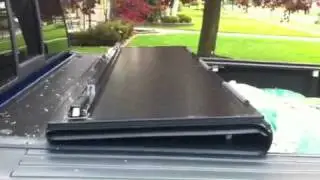 BakFlip F1 tonneau cover