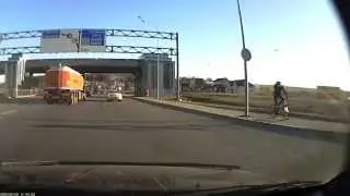 мазда против  бензовоза