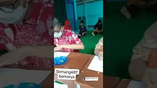 Siswa Downsyndrom dan Autis Membuat Mozaik