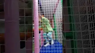щас кого то комарик укусит