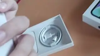 iPhone 14 Unboxing