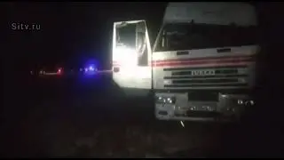 Бревно вылетело из грузовика и убило водителя фуры