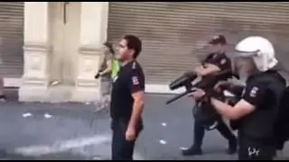 İşte Taksim'de Polisimizin Anasına Küfredenlerin Gerçek Yüzü   YouTube