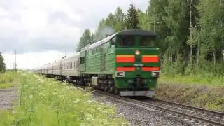 Тепловоз 2ТЭ10УТ-0004 с поездом Санкт-Петербург - Архангельск
