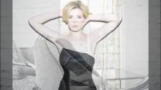 Gillian Jacobs Shows off Her Armpit